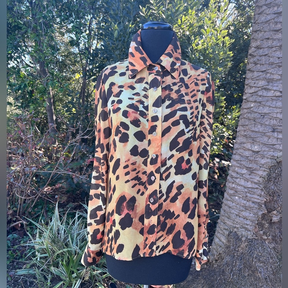 Carlisle animal print long sleeve silk blouse - size 8